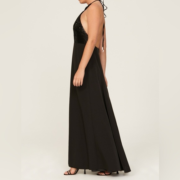 Halston Lacey Gown, 12 - Picture 4 of 17